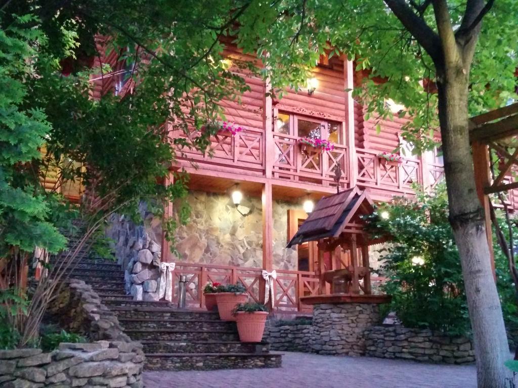 Отель Кайзер Черновцы Экстерьер фото